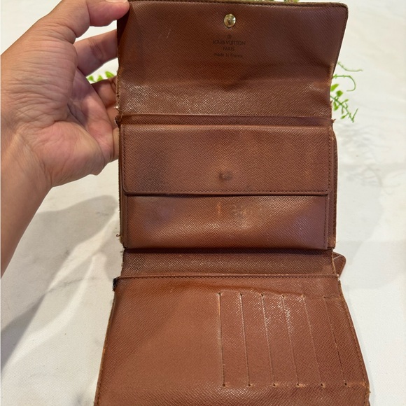 Project but Authentic Louis Vuitton wallet with removable card case - Picture 15 of 16